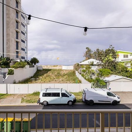 Apartmán Chic Beachside Getaway 2Br 2Bath Fully Equipped Gold Coast Exteriér fotografie