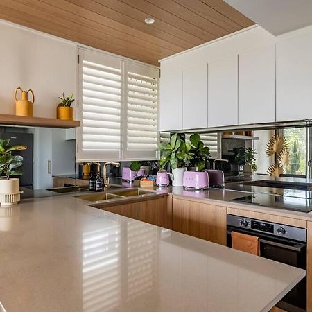 Apartmán Chic Beachside Getaway 2Br 2Bath Fully Equipped Gold Coast Exteriér fotografie