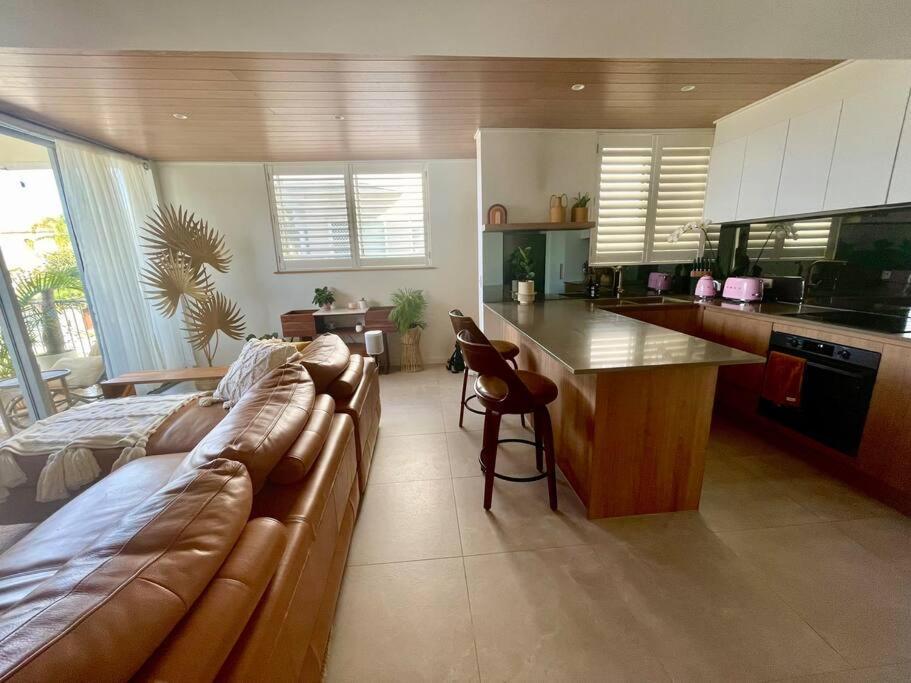 Apartmán Chic Beachside Getaway 2Br 2Bath Fully Equipped Gold Coast Exteriér fotografie