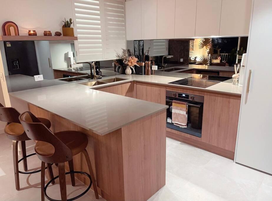 Apartmán Chic Beachside Getaway 2Br 2Bath Fully Equipped Gold Coast Exteriér fotografie