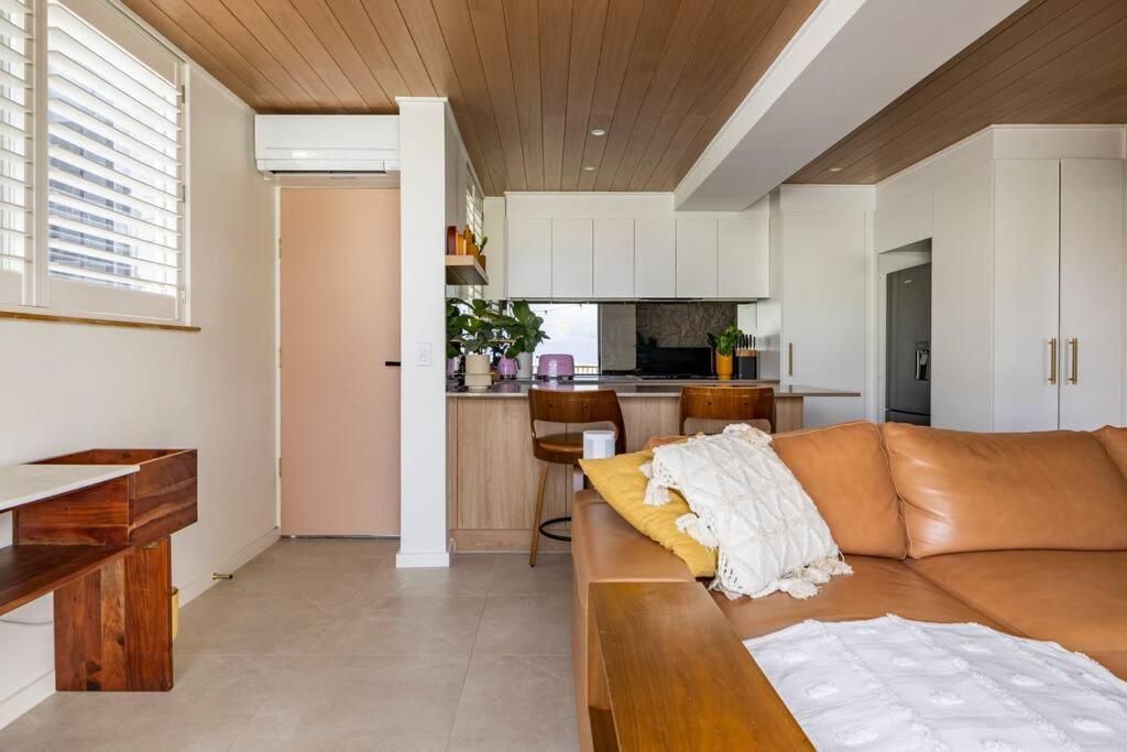 Apartmán Chic Beachside Getaway 2Br 2Bath Fully Equipped Gold Coast Exteriér fotografie