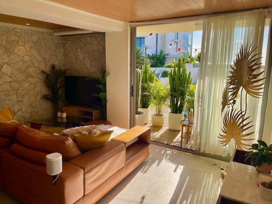 Apartmán Chic Beachside Getaway 2Br 2Bath Fully Equipped Gold Coast Exteriér fotografie