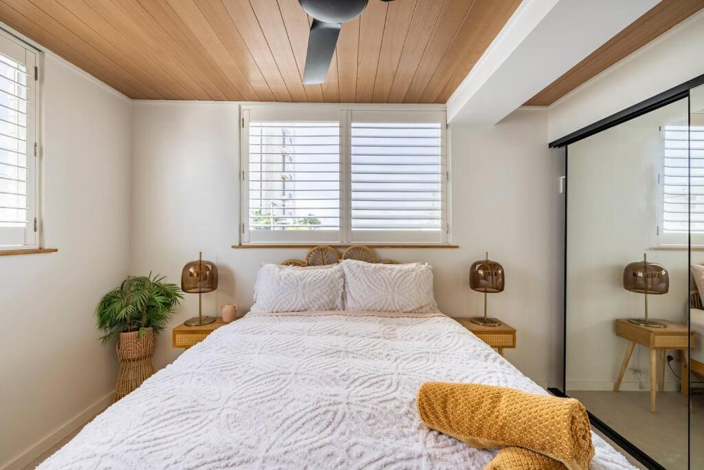 Apartmán Chic Beachside Getaway 2Br 2Bath Fully Equipped Gold Coast Exteriér fotografie